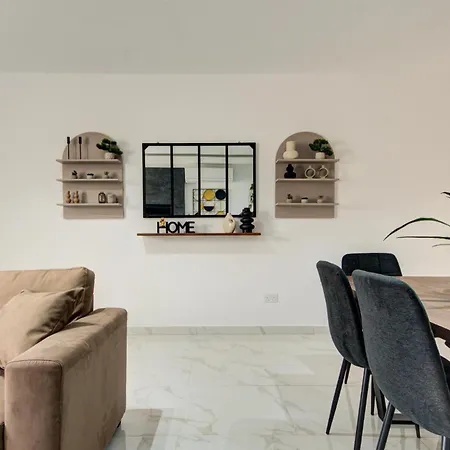 Apartament Stylish 3br Maisonette In Qawra Near The Seafront