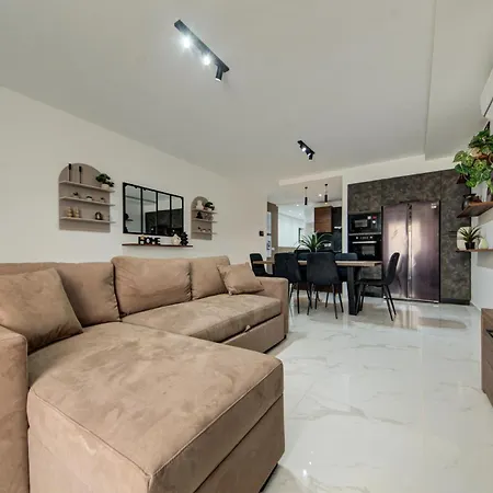 아파트 Stylish 3br Maisonette In Qawra Near The Seafront *