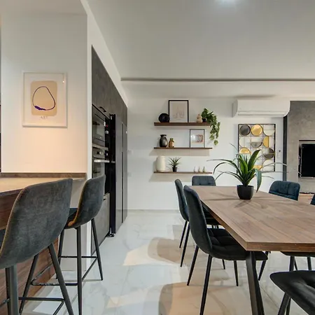 Stylish 3br Maisonette In Qawra Near The Seafront 아파트 세인트폴스베이